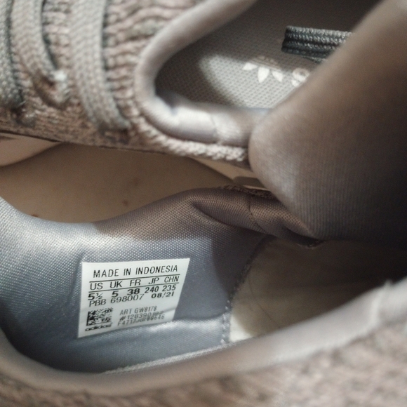 Adidas Gray Swift Run Sneakers with White Accents Size 5.5 Youth - Picture 7 of 9